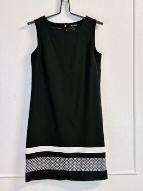 White House Black Market black & white geometric lined sleeveless dress Sz.4